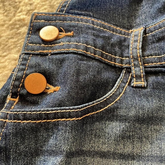 Short bibs - Picture 4 of 6